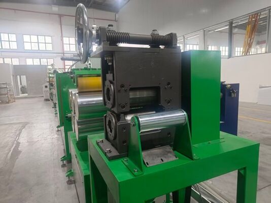 Khả năng điều chỉnh chính xác, hiệu suất linh hoạt    Máy đúc với độ sâu và kiểm soát áp suất linh hoạt