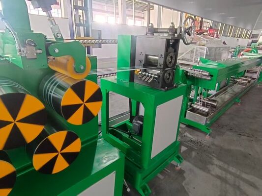 Bốn dao khí độc lập giúp loại bỏ nước hiệu quả trước khi quấn dây chuyền sản xuất dây đeo PP